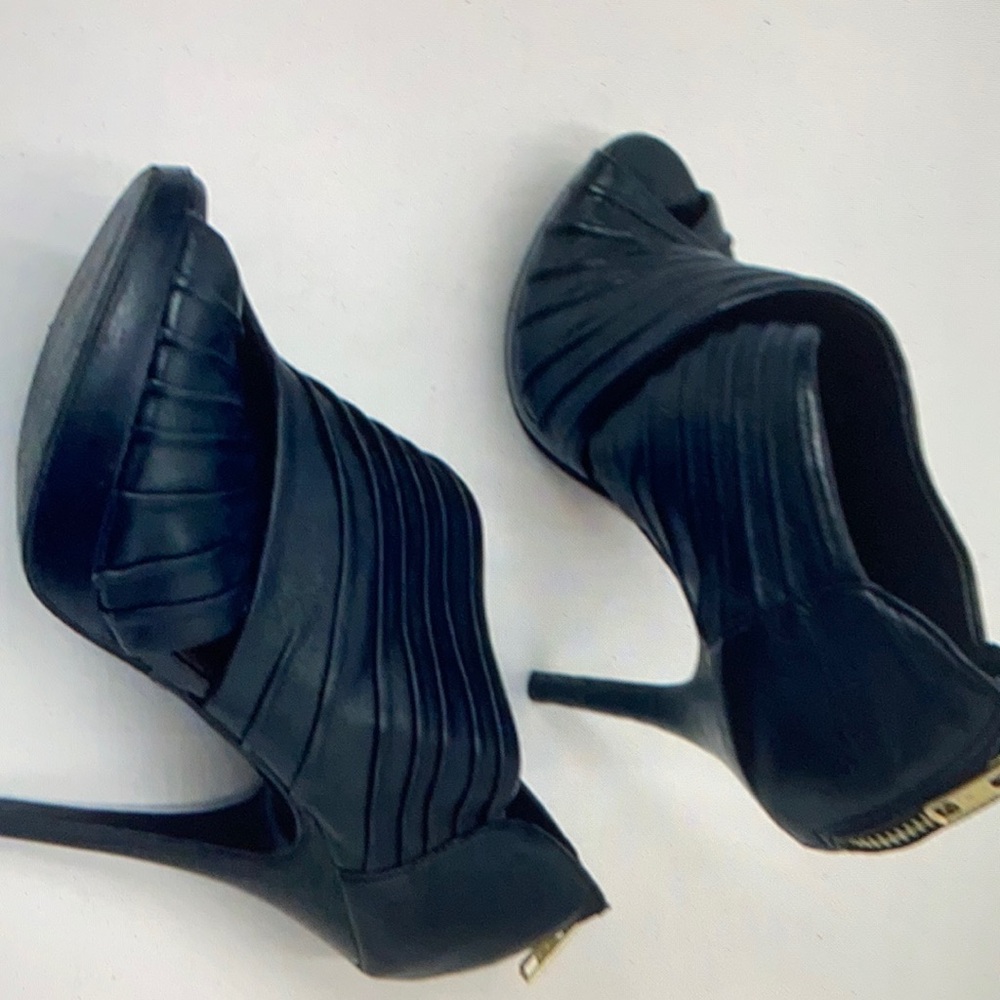 Zara women’s cruise collection black peep toe heels